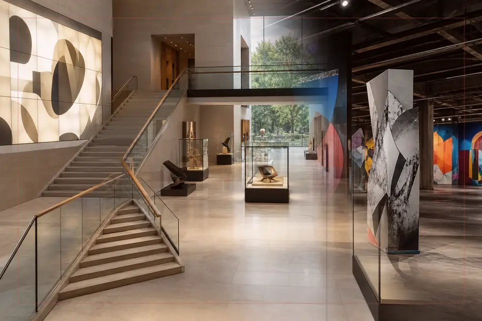 Composizione editoriale sulle arti visive per la guida di Honolulu Museum of Art