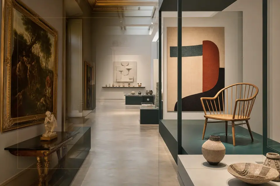 Composition éditoriale consacrée aux arts visuels pour le guide de National Museum