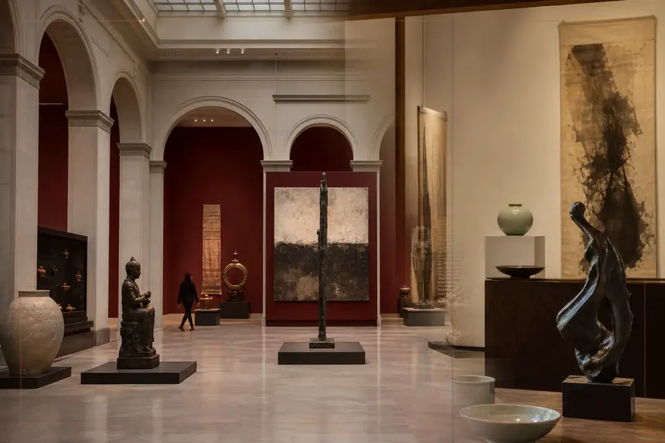 Redaktionelle Bildkomposition zur visuellen Kunst für den Guide zu Russian Museum